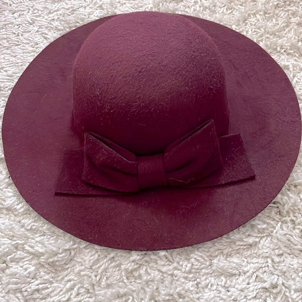 Icing Burgundy Felt Hat with Bow, never worn